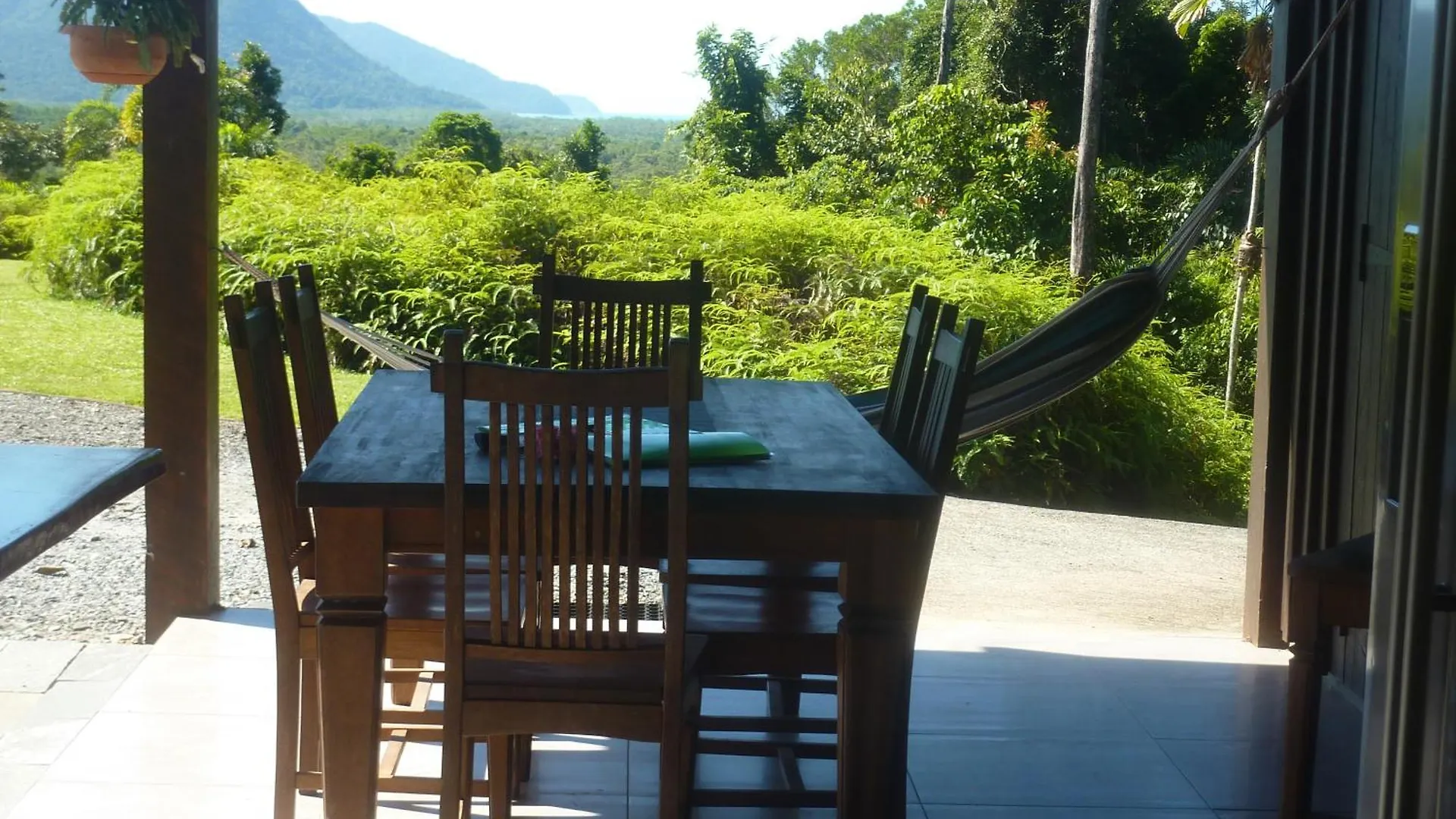 Daintree Holiday Homes - La Vista Cow Bay